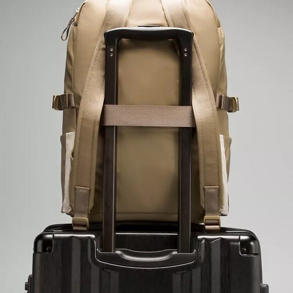 New Crew Backpack 22L
Logo - Picture 6 of 7